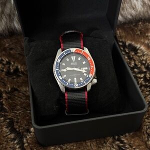 Rare! Seiko Adult/Unisex “Pepsi” Dive Automatic Watch 38mm